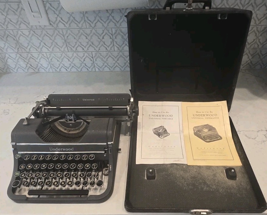Underwood Universal Portable Manual Typewriter 1931 With Case