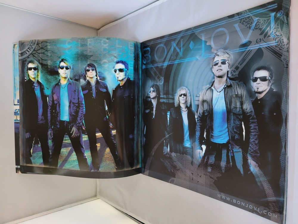 BON JOVI CIRCLE TOUR PROGRAM AND 3D POSTER SET