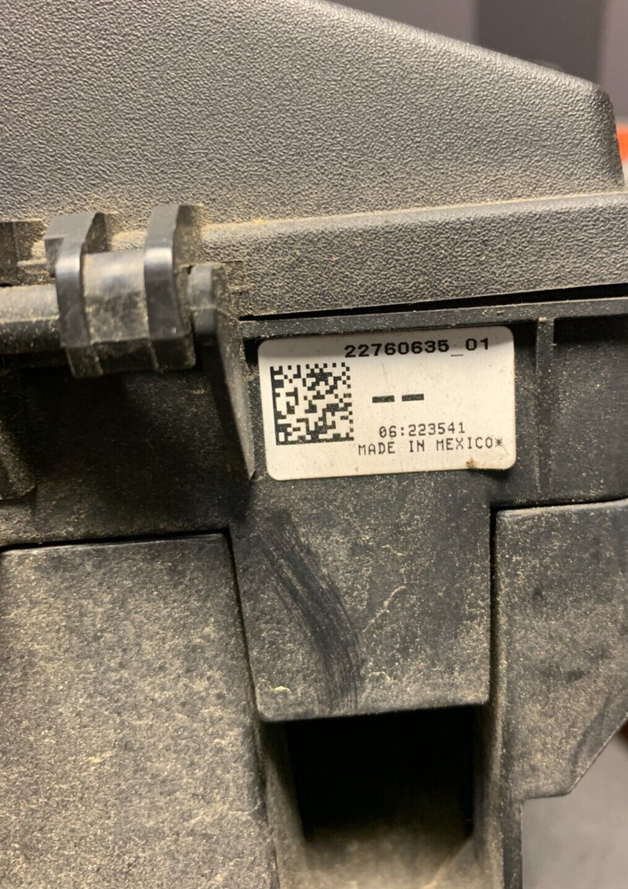 2012 CAMARO SS OEM ENGINE BAY FUSE BOX