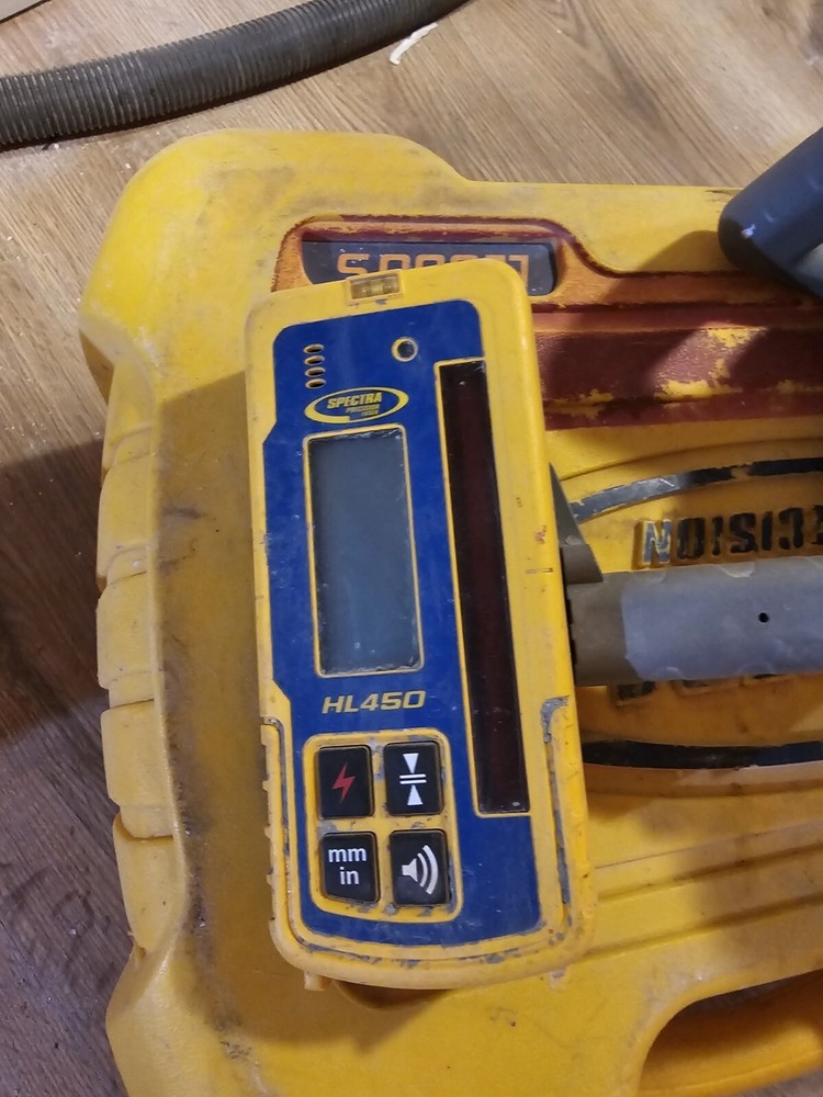 Spectra Precision LL300S Laser Level Package with HL450 Receiver