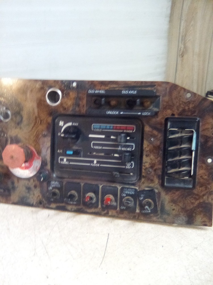 1997 Volvo WIA Dash Switch Panel