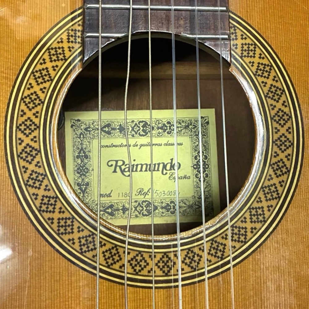 Raimundo 118C Classical Guitar With Hard Case, Used