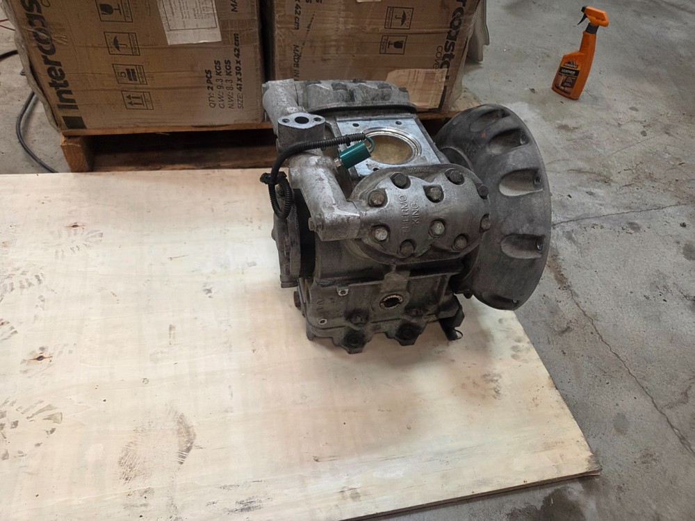 Thermo King compressor