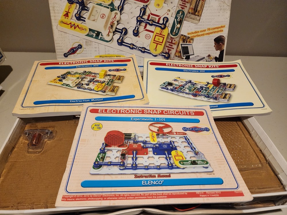 Electronic Snap Circuits 750, 300, 100 Experiment Kits - Incomplete