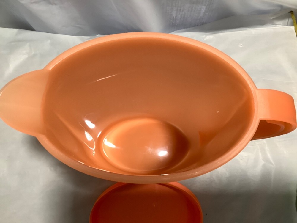 Tupperware Impressions 2 Quart Refrigerator Pitcher 3333 Orange NICE