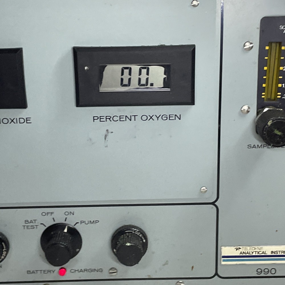 Teledyne Model 990 Thermco Flue Gas Analyzer - Powers On - UNTESTED