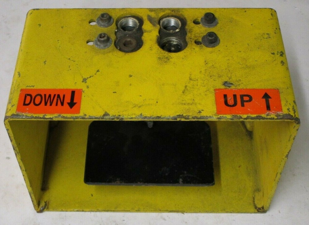 Knight 3010 1 Maintained 1 Return Foot Switch