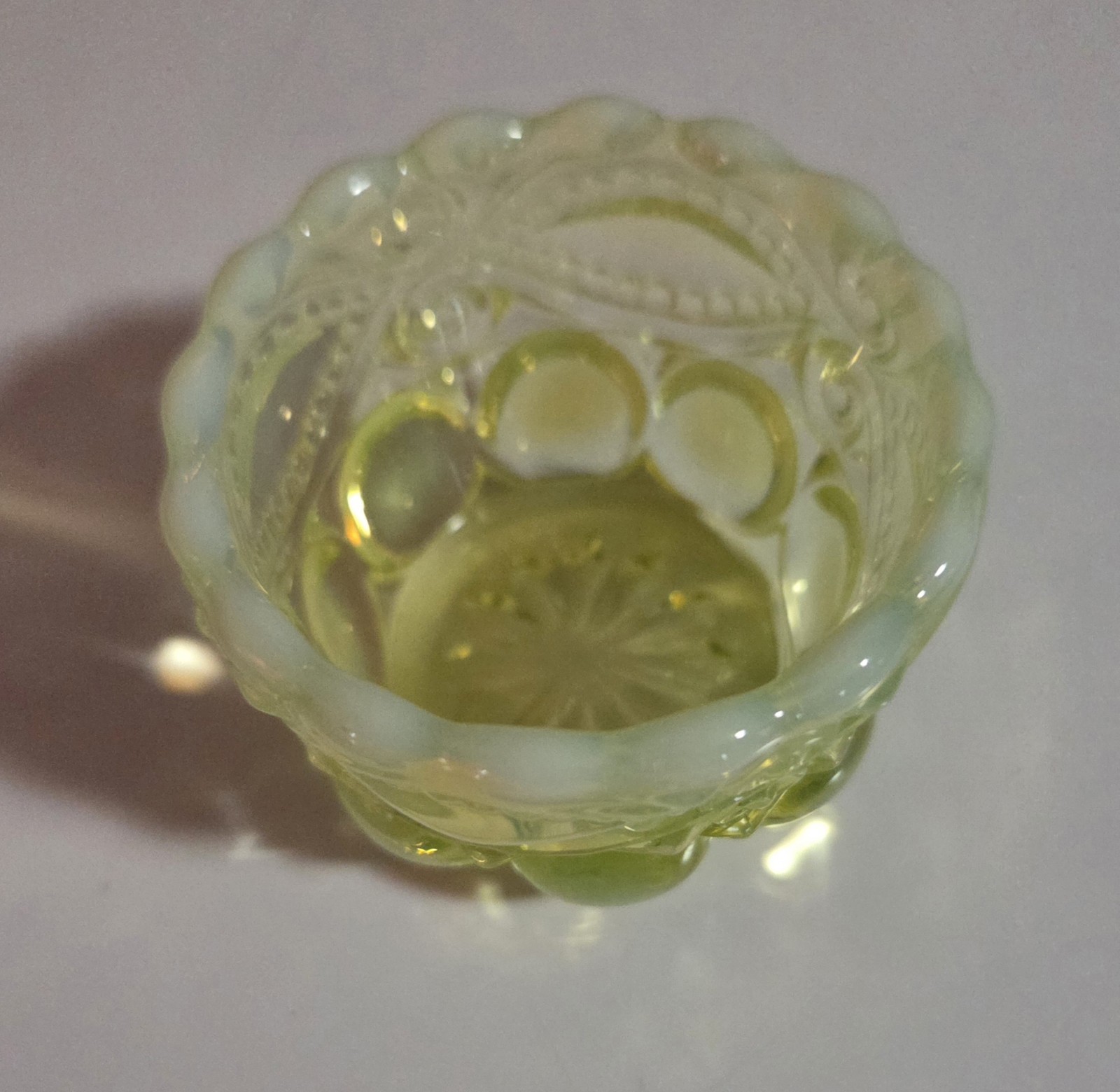Mosser Opalescent Vaseline Yellow Eye Winker Salt Cellar~Rare Find~GLOWS~