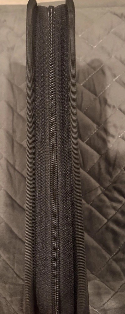 CASE LOGIC CD/DVD - Black Nylon 24 CD or DVD Storage Binder Case