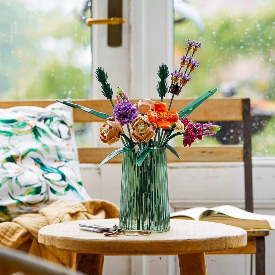 Botanicals Flower Bouquet Building Set - Artificial Flowers for Decoration