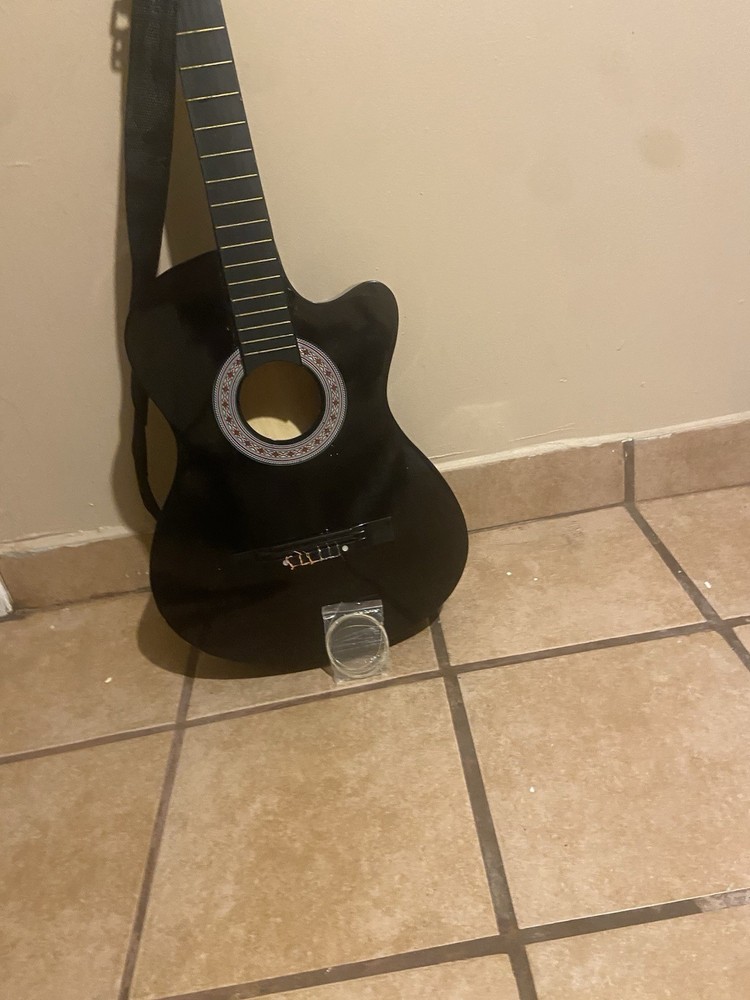 Acoustic Guitar ￼