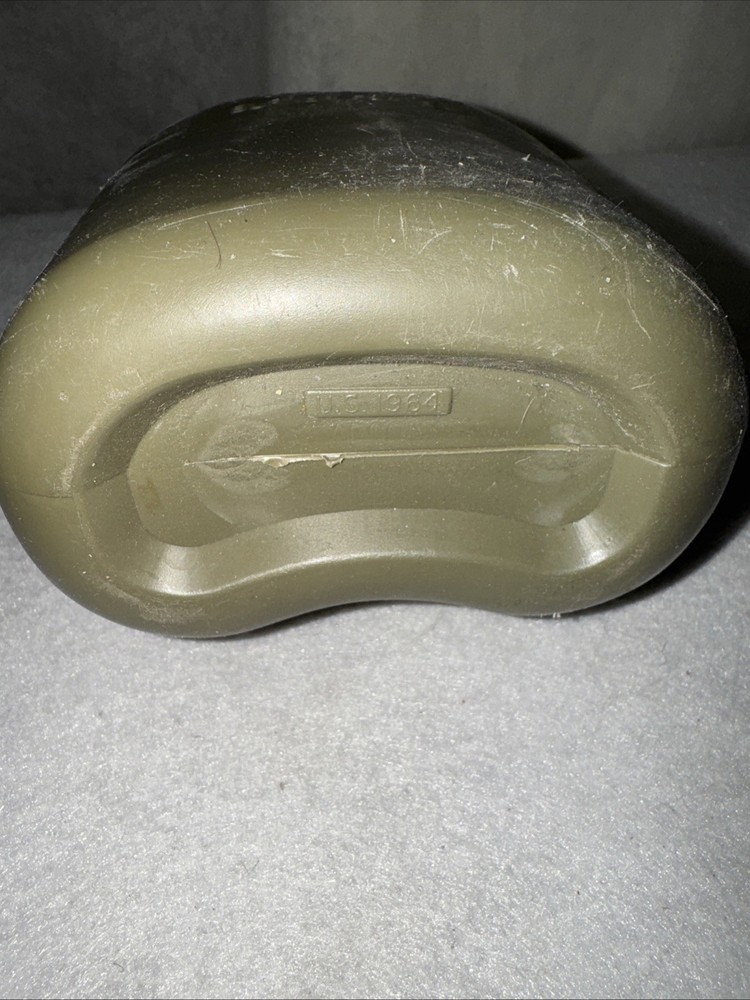 USGI 1 quart OD Green Plastic Canteen 1964 dated