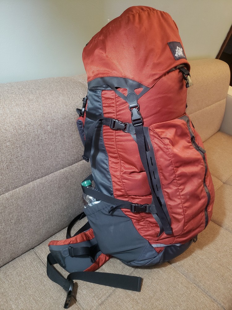 EMS EASTERN MOUNTAIN SPORTS High-Quality Internal Frame Backpack