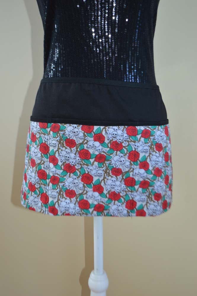 3 pocket waist aprons for servers assorted prints from solid to assorted prints