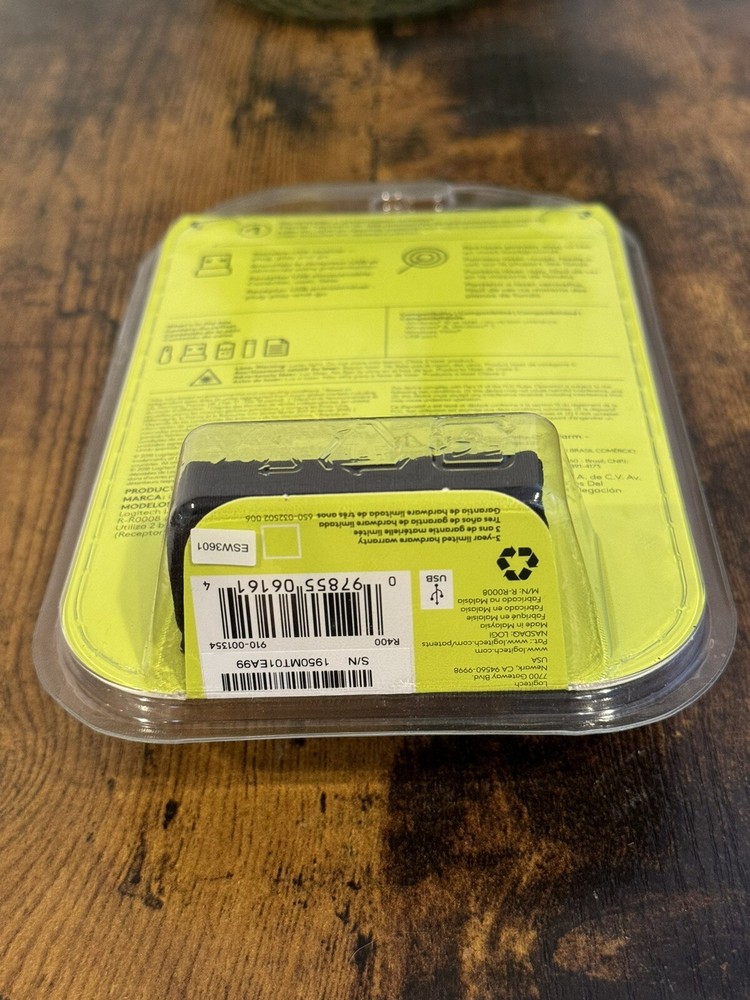 Logitech R400 Professional Wireless Presenter w/Red Laser Pointer (New Sealed)