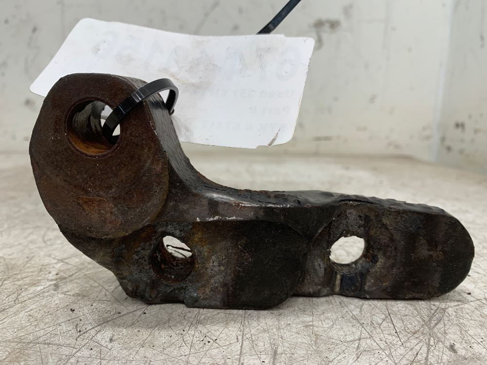 2005 Peterbilt 357 Hood Hinge (674-10156)