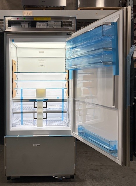 Sub-Zero Classic Series CL3650UIDOR 36" Built-In Bottom Mount Smart Refrigerator