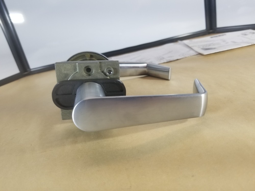 Falcon H2 101L Dane Handle 626 Satin Chrome Interconnected Lock