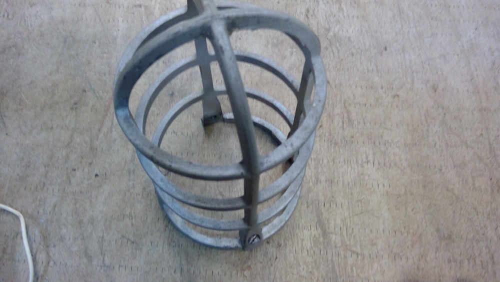 Redodot Explosion Proof Industrial Light Working **Cage has broken piece **