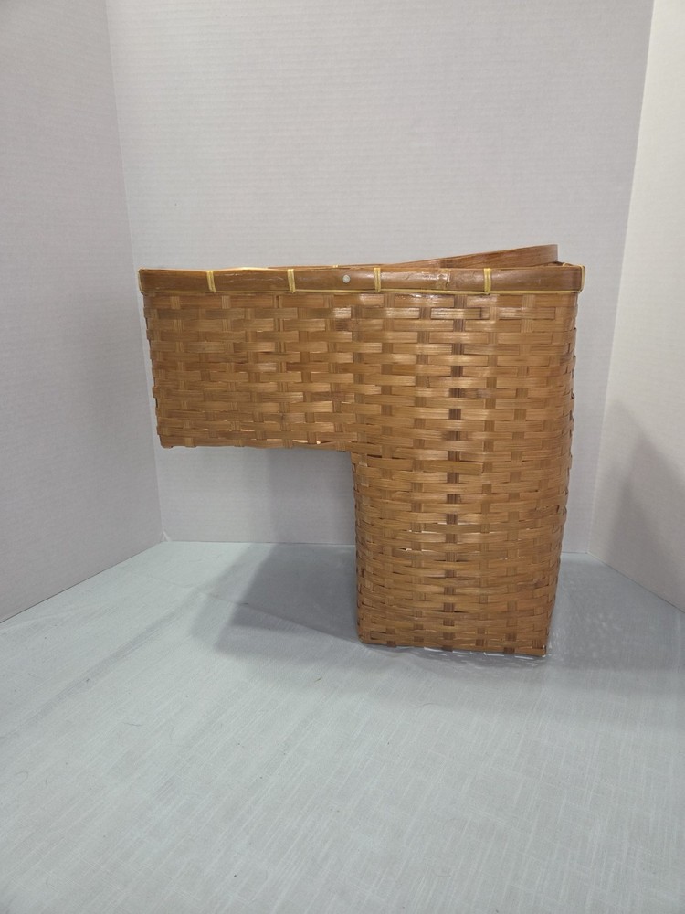 Vintage Wicker Stair Step Basket w/handle