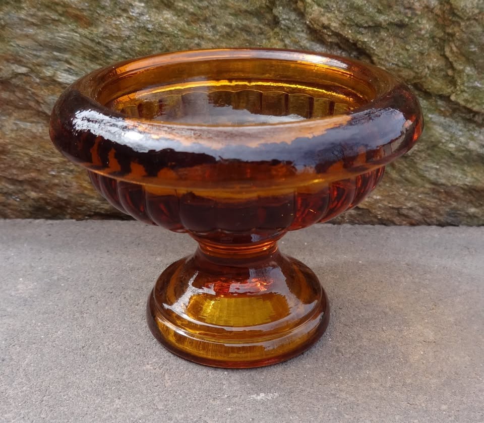Root-Beer Colored Glass Birdbath-Shaped Open Salt Dip, Cellar, Dish!