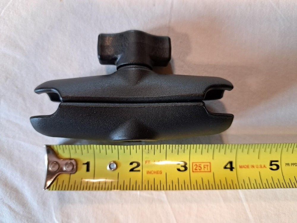 RAM Mounts suction mount 4" arm assembly windshield / glass mount