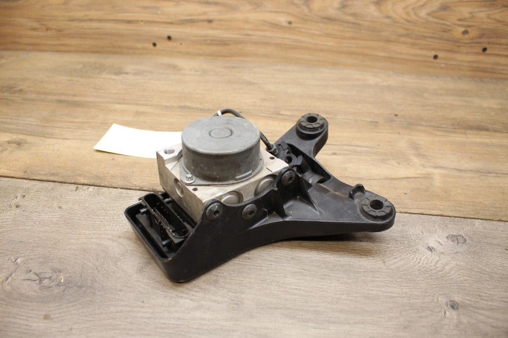 14 15 16 Honda VFR800 ABS CONTROL MODULE