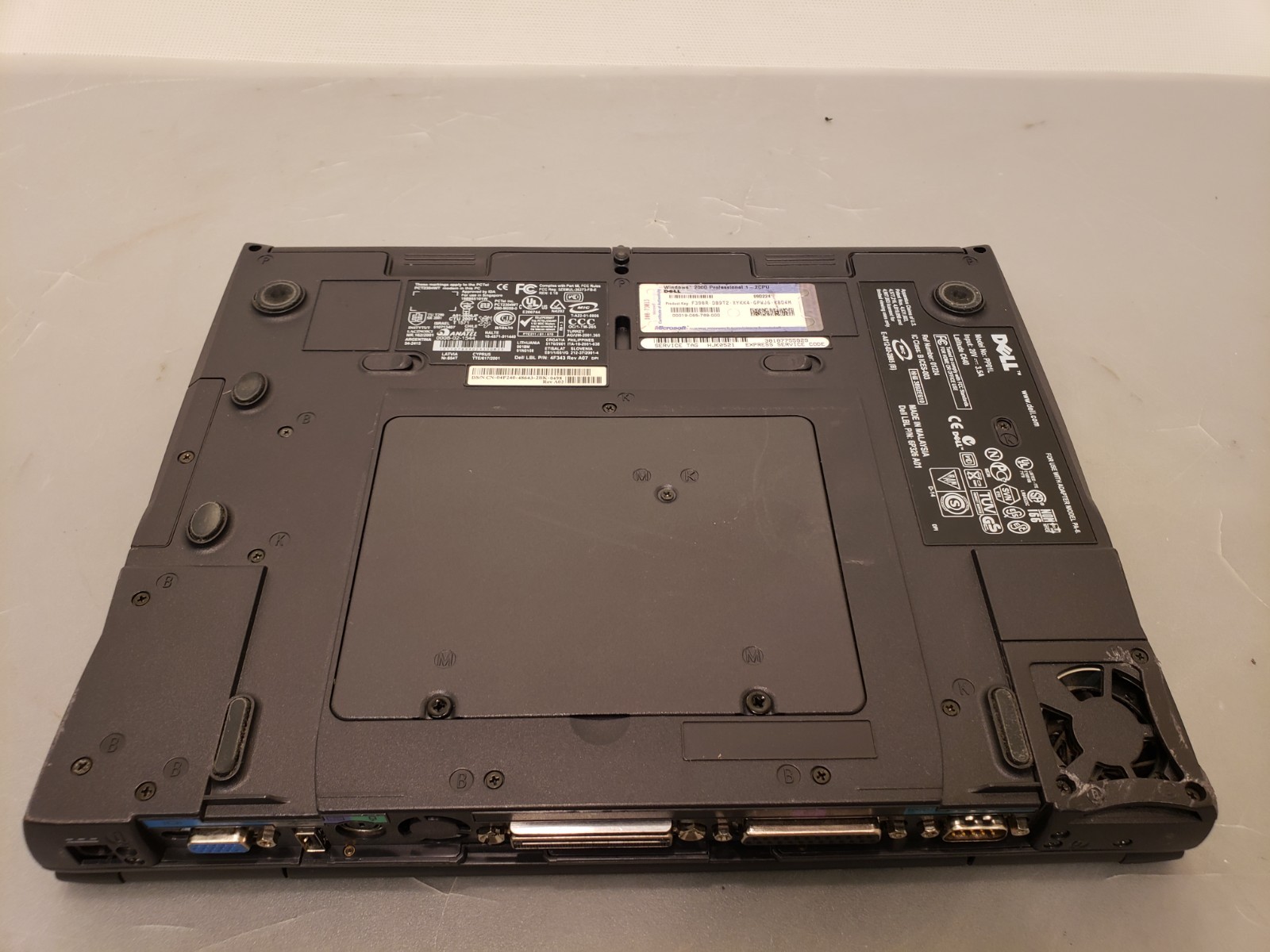 Vintage Dell Latitude C640 Laptop Windows 2000 PIV 2.0 GHz. Serial 30GB 512MB