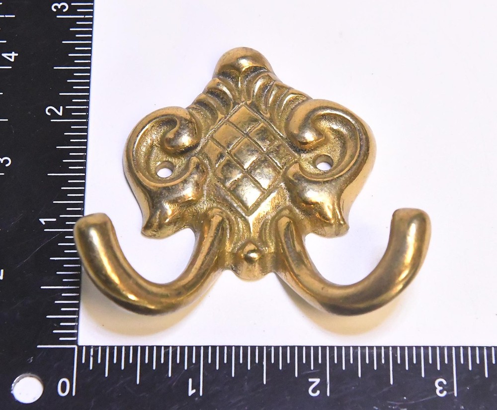 3 BRASS WALL MOUNT HAT OR COAT HOOKS DOUBLE PRONG