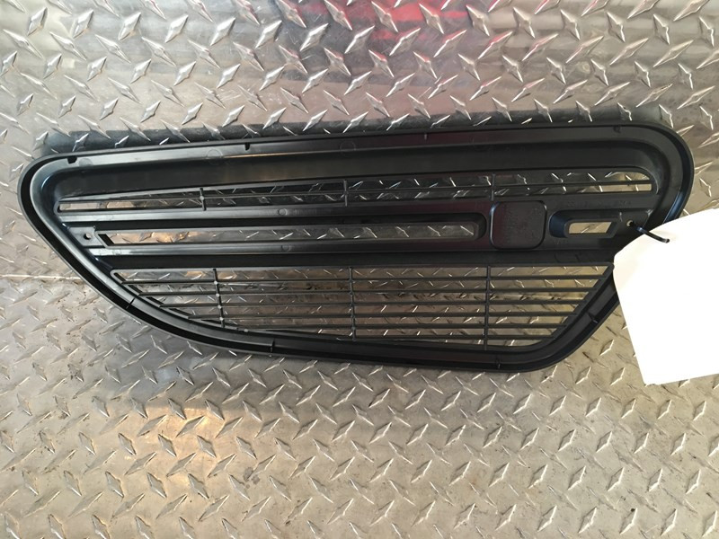 Freightliner 114SD Hood Side Vent (761-10033)