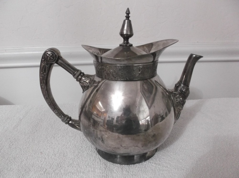 Vintage Rogers Bros Ornate Coffee/Tea Carafe Pot Server Silver Triple Plate