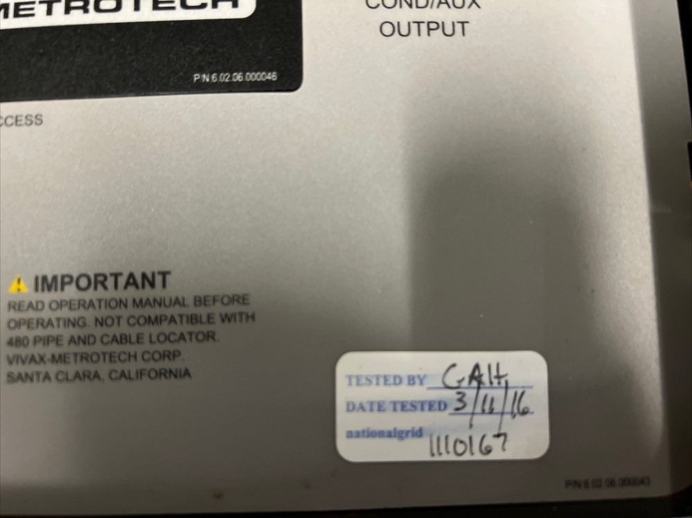 Vivax Metrotech VM-480B Split Box Pipe and cable locator. Item ID #1