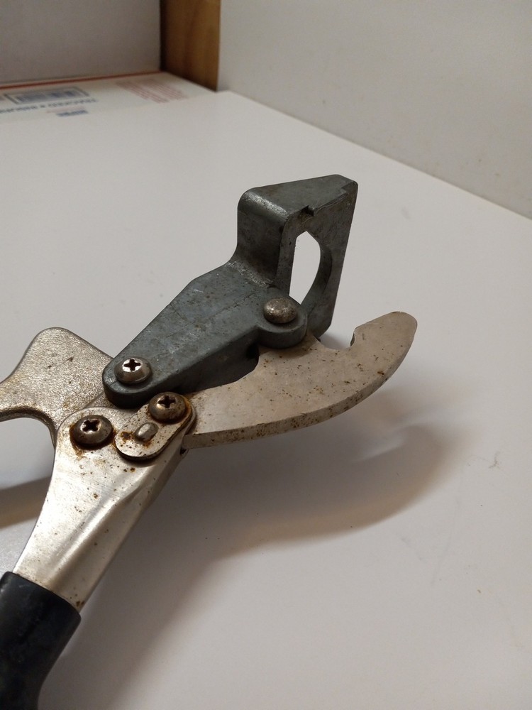 Crain Cutter Co No 440