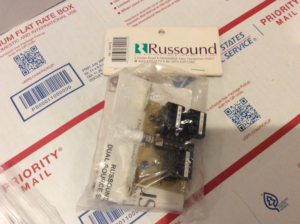 Russound Dual Source Selector Switch AB-1 / AB-2 White