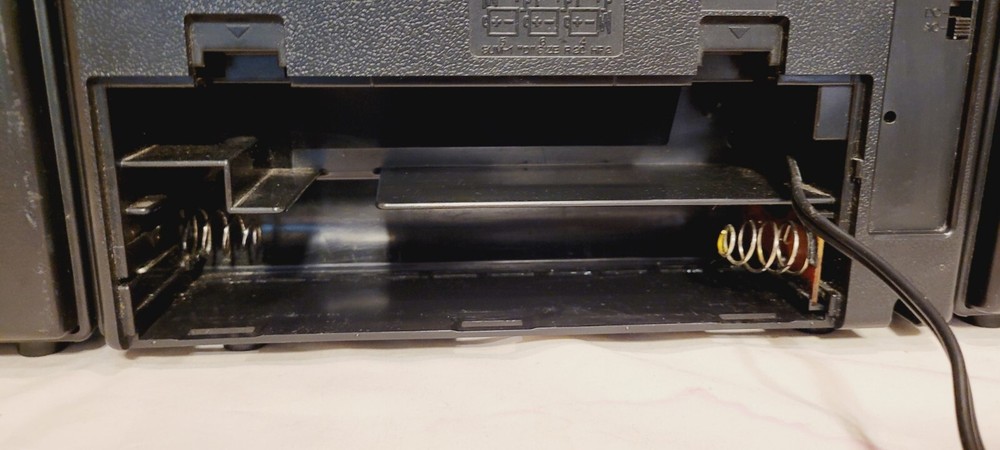 sanyo M9721 boombox FULLY FUNCTIONAL
