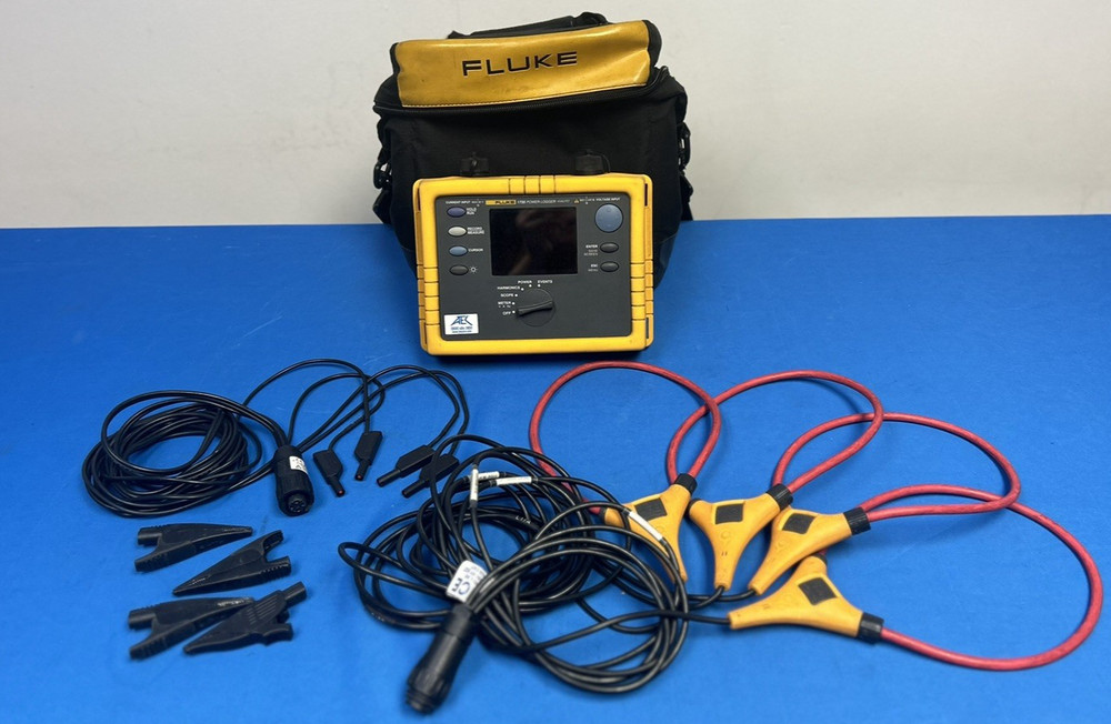 Fluke 1735 Three-Phase Power Logger w/ Shielded 3-phase 3000A Flexi Set