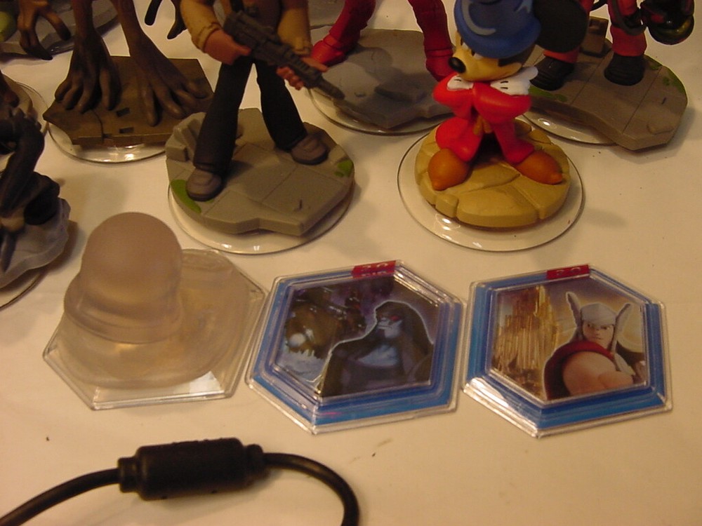 DISNEY INFINITY WITH FIGURES COLLECTION