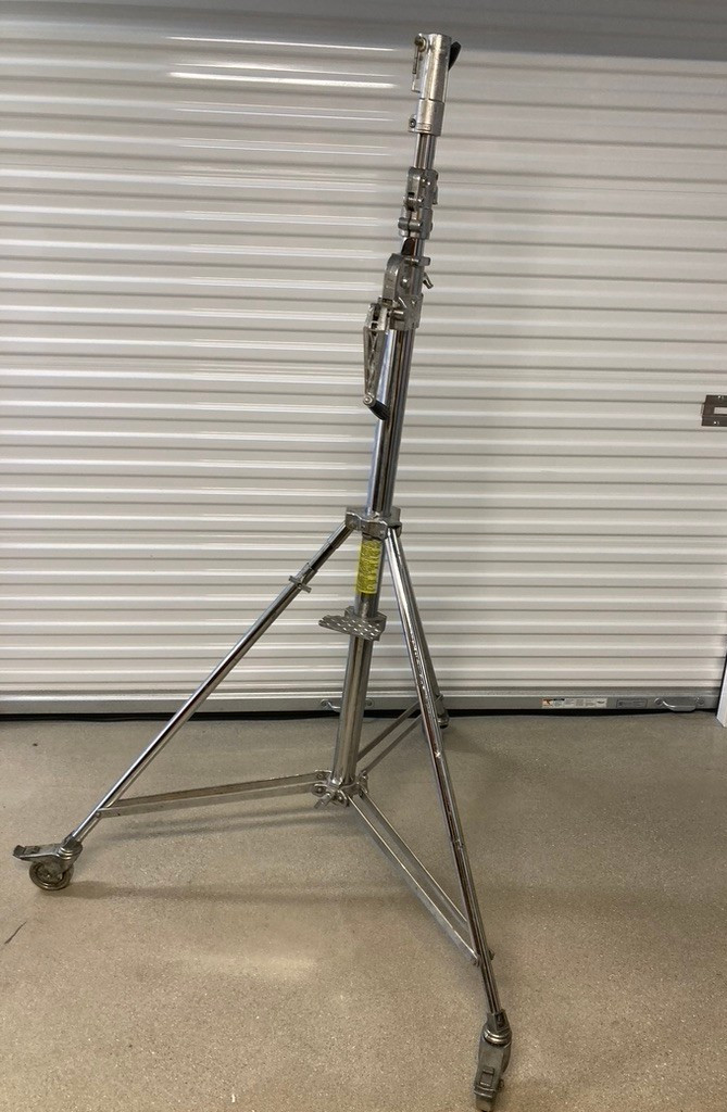 Manfrotto 087NW Steel WIND-UP PHOTOGRAPHY STAND Heavy Duty w/Wheels & Brake