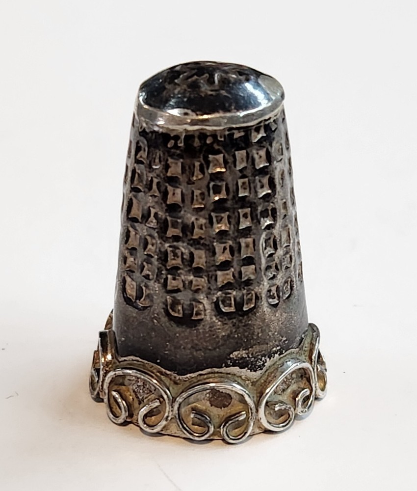 VINTAGE 925 STERLING SILVER THIMBLE