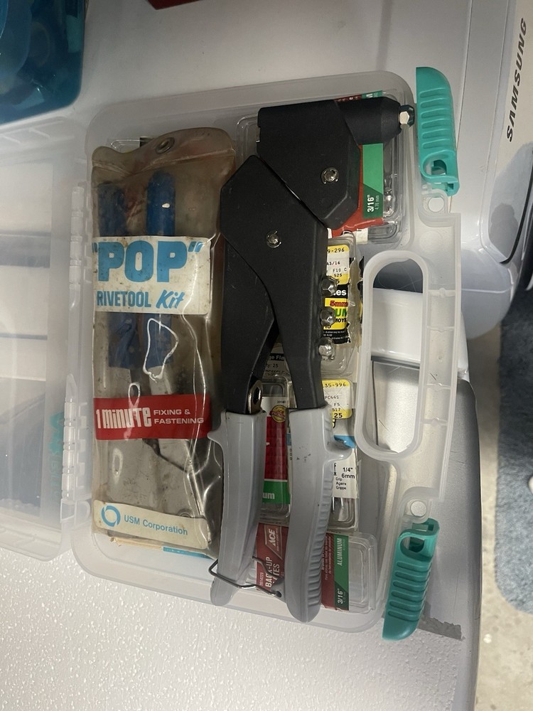 Surebonder 8700 Rivet & Pop Rivet Tools & Multiple Different Rivet Sizes In Case