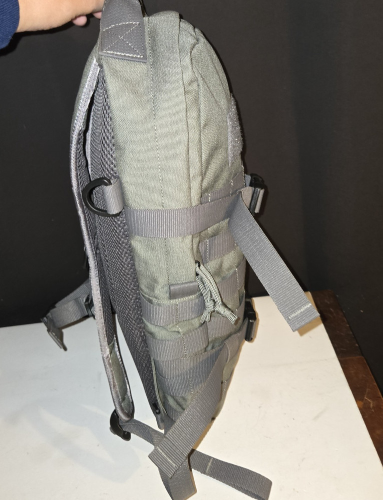 Tasmanian Tiger Essential Pack MKII Green Molle System Patch Holder Hand Loop