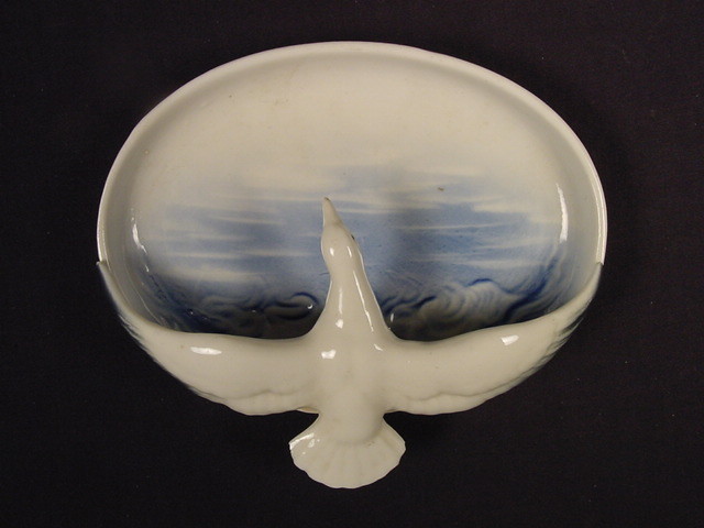 RARE SIGNED c1900 SEAGULL TRAY MINT