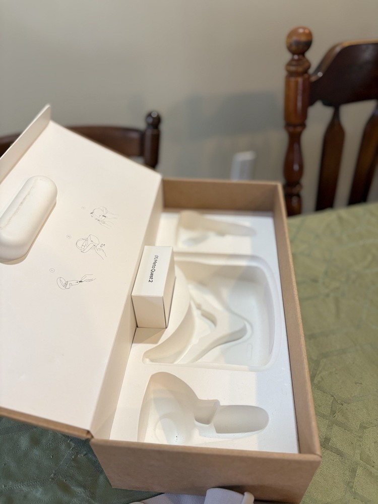 Meta Quest 2 + Controllers (Virtual Reality Gaming Accessory Bundle - 128gb