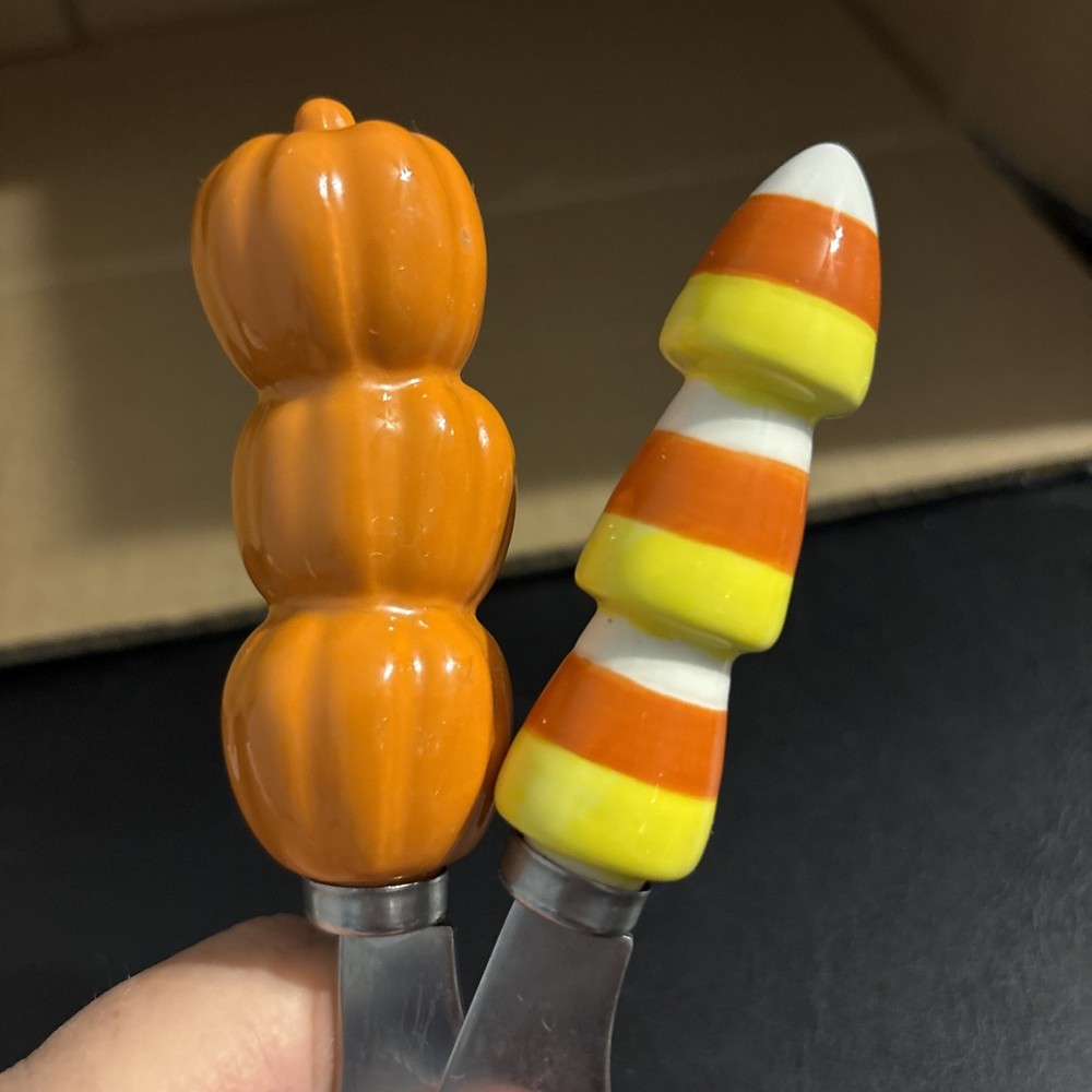 Set Of 2 Tag Fall Cheese Spreaders
