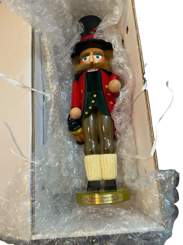 Steinbach Nutcracker The Lamplighter S1919 Signed Box Dickens townsfolke