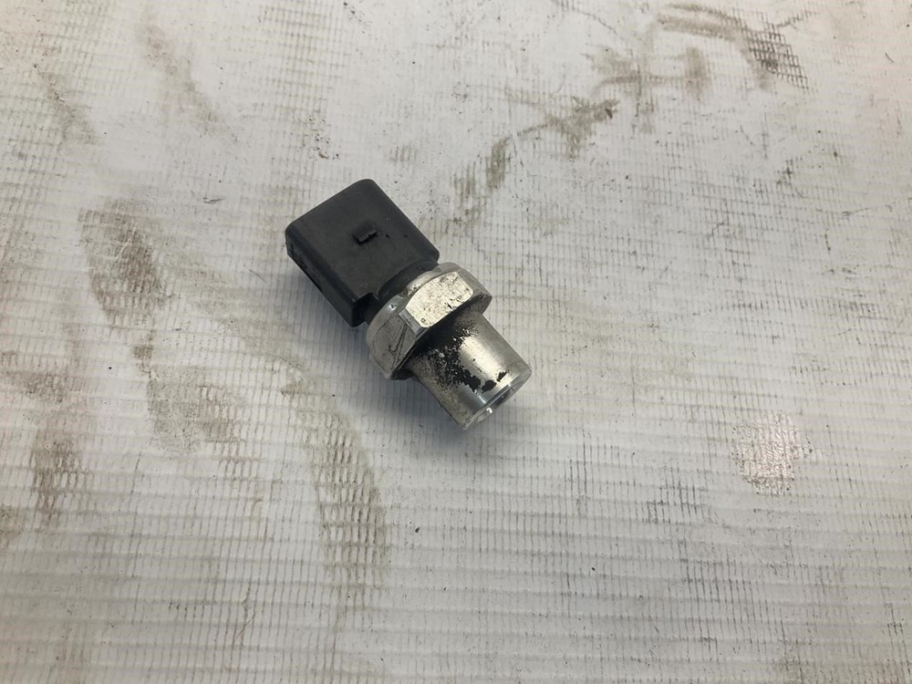 15-24 Porsche Macan AC Air Conditioning Pressure Switch / Sensor P