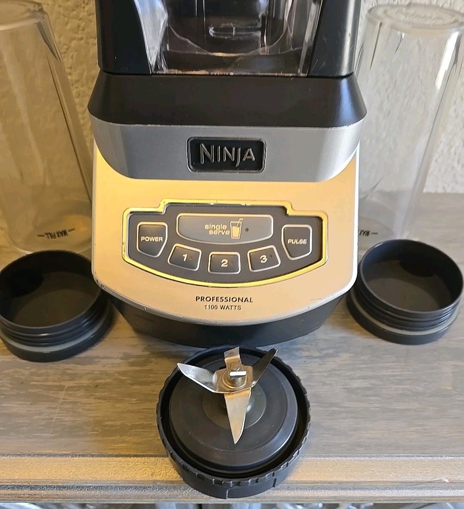 Ninja Professional 1100W Blender Set – Pitcher + 2 Smoothie Cups + Extra Blade