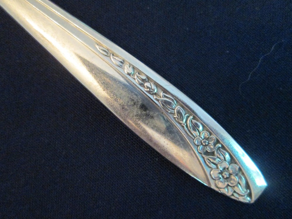SALAD FORK! Vintage Wm. ROGERS silverplate: STARLIGHT pattern: EXCELLENT!