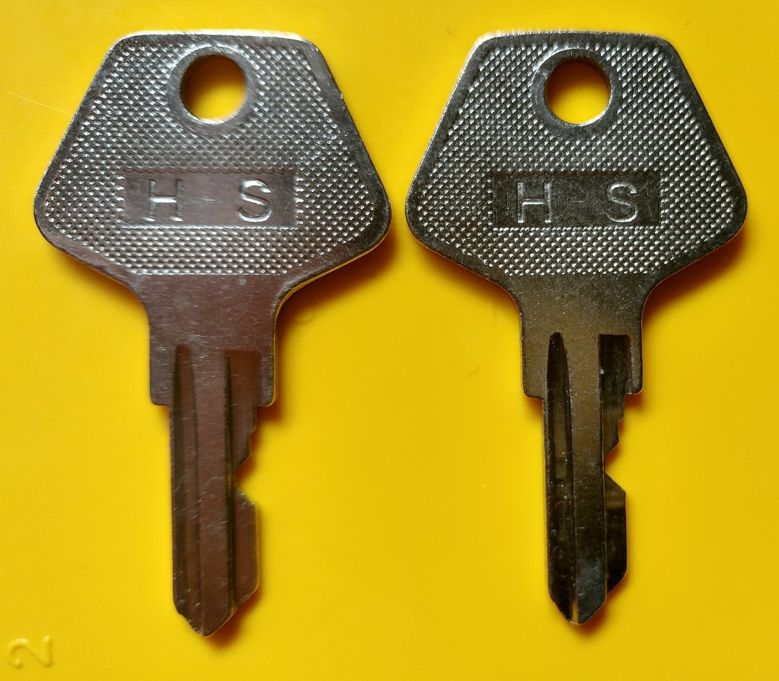 M-S Pair 5001 Cash Drawer Keys - Fits Star, Square, Revel, Partner Tech, & Toast