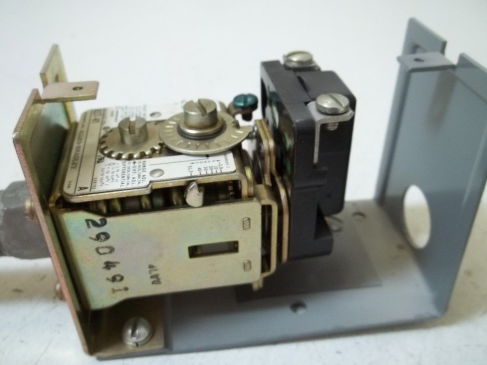 ALLEN BRADLEY 837-V1A SER.A TEMPERATURE CONTROLLER UNMP